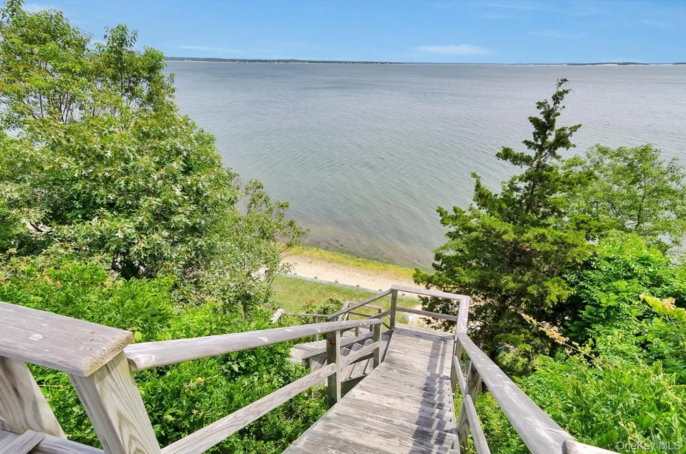 4705 Nassau Point Road Cutchogue, NY 11935