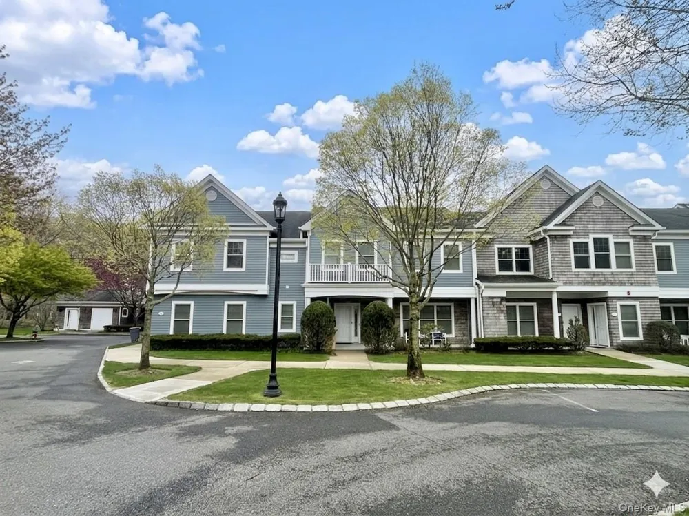 22 Gianna Court Southampton, NY 11968