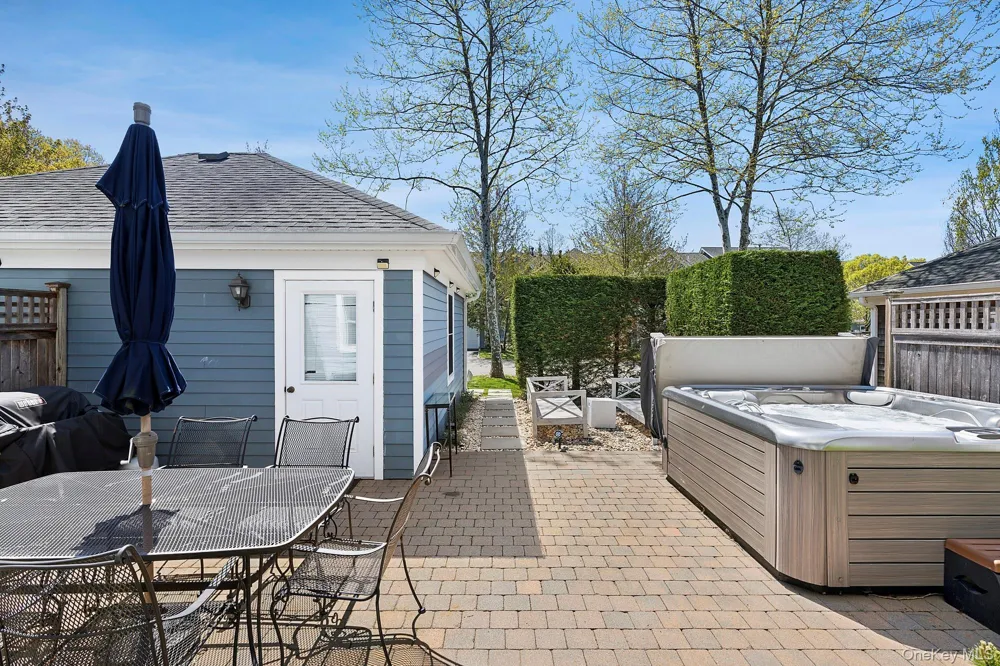 22 Gianna Court Southampton, NY 11968
