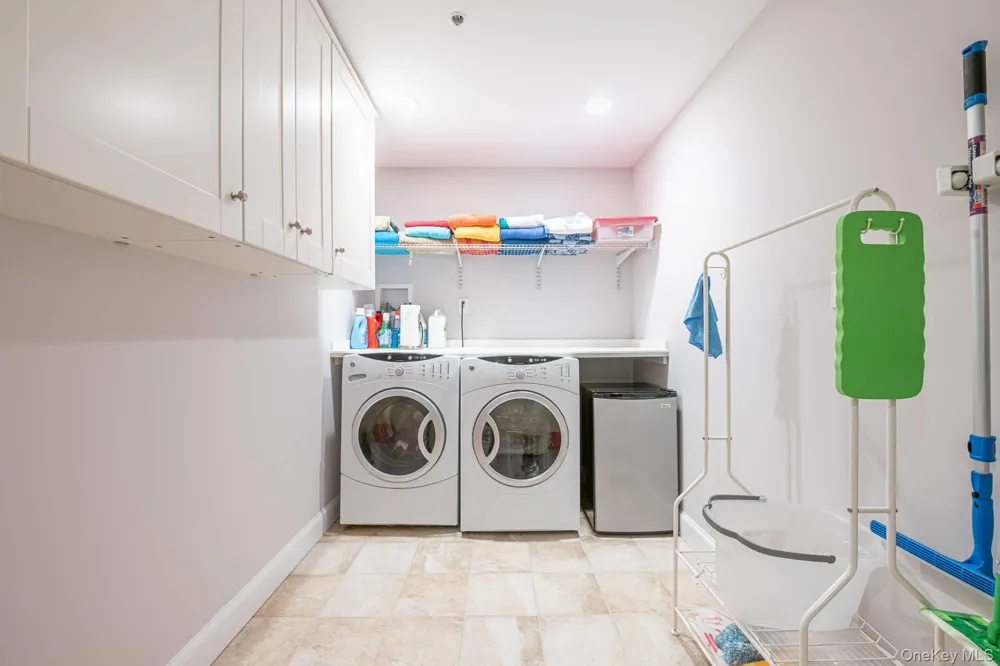 22 Gianna Court Southampton, NY 11968