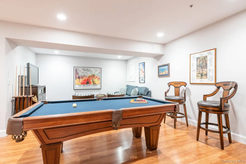 22 Gianna Court Southampton, NY 11968