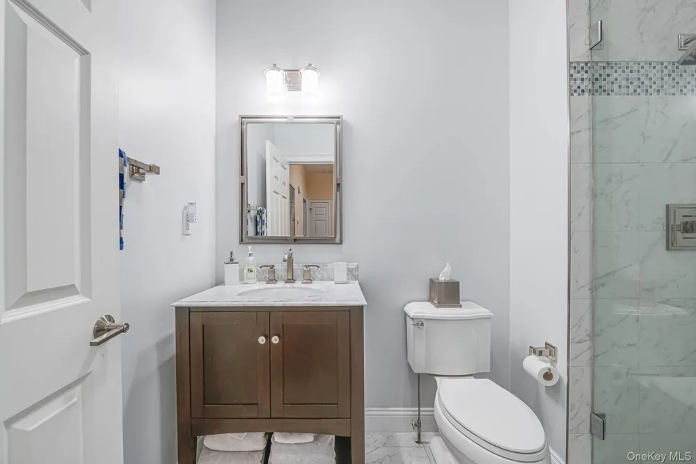22 Gianna Court Southampton, NY 11968