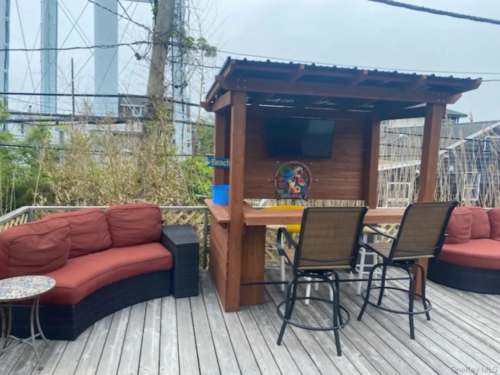 919 Evergreen Walk Ocean Beach, NY 11770