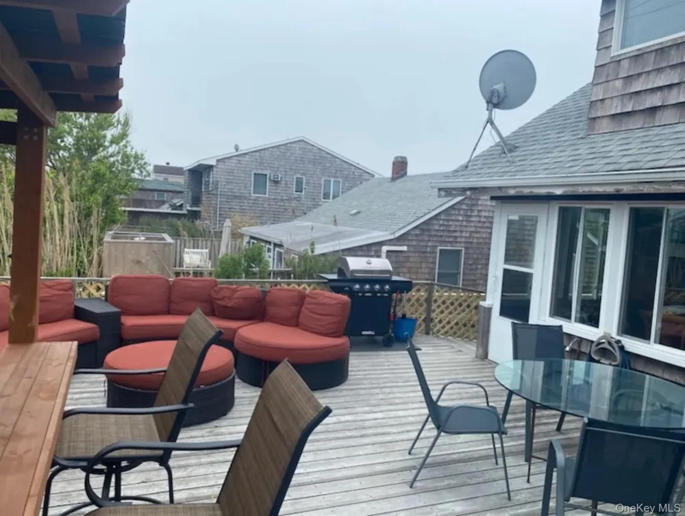 919 Evergreen Walk Ocean Beach, NY 11770