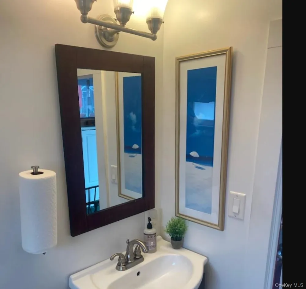 919 Evergreen Walk Ocean Beach, NY 11770