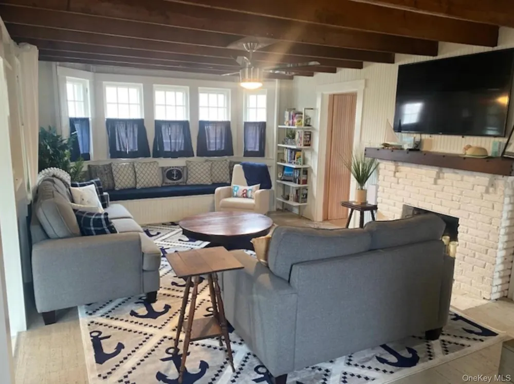 919 Evergreen Walk Ocean Beach, NY 11770