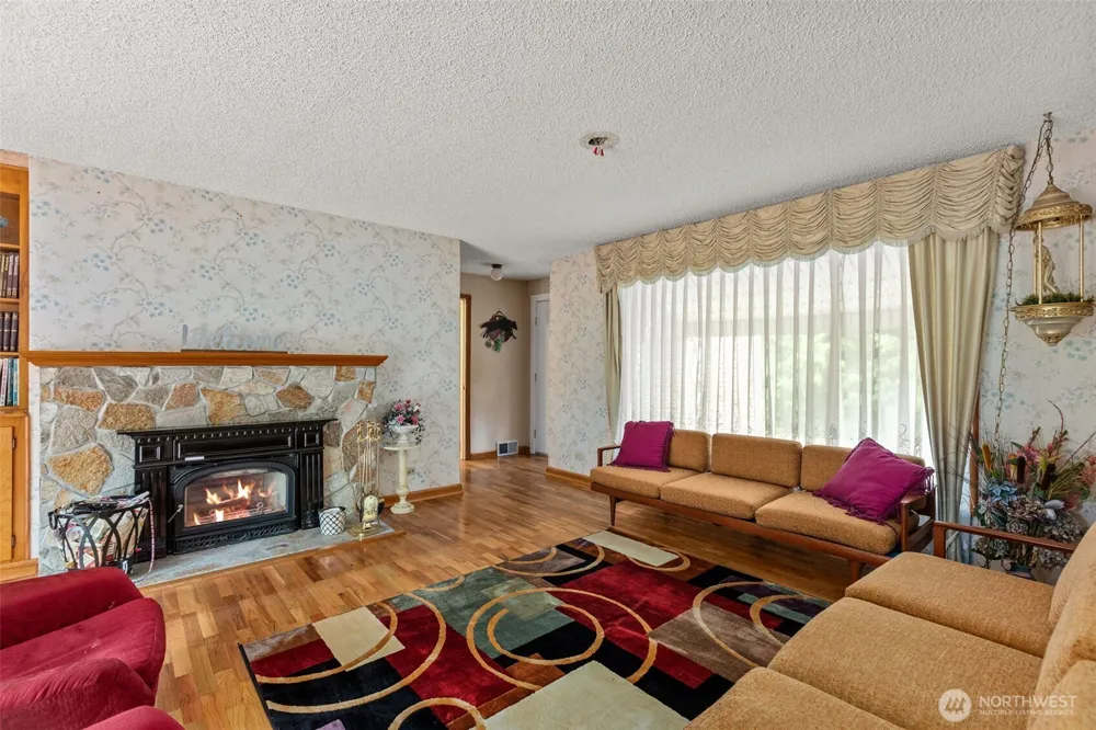 6353 School Street SW Lakewood, WA 98499