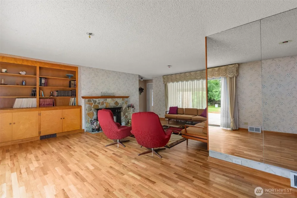 6353 School Street SW Lakewood, WA 98499