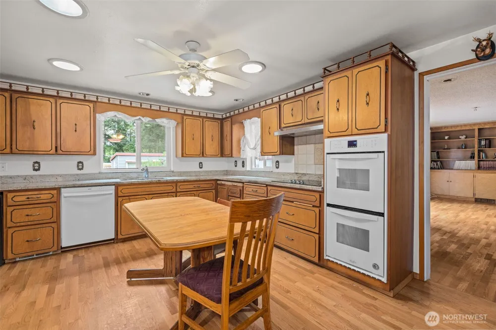 6353 School Street SW Lakewood, WA 98499