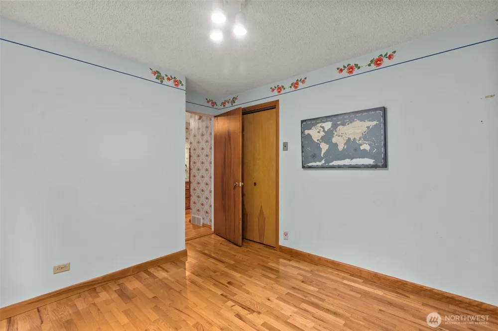 6353 School Street SW Lakewood, WA 98499