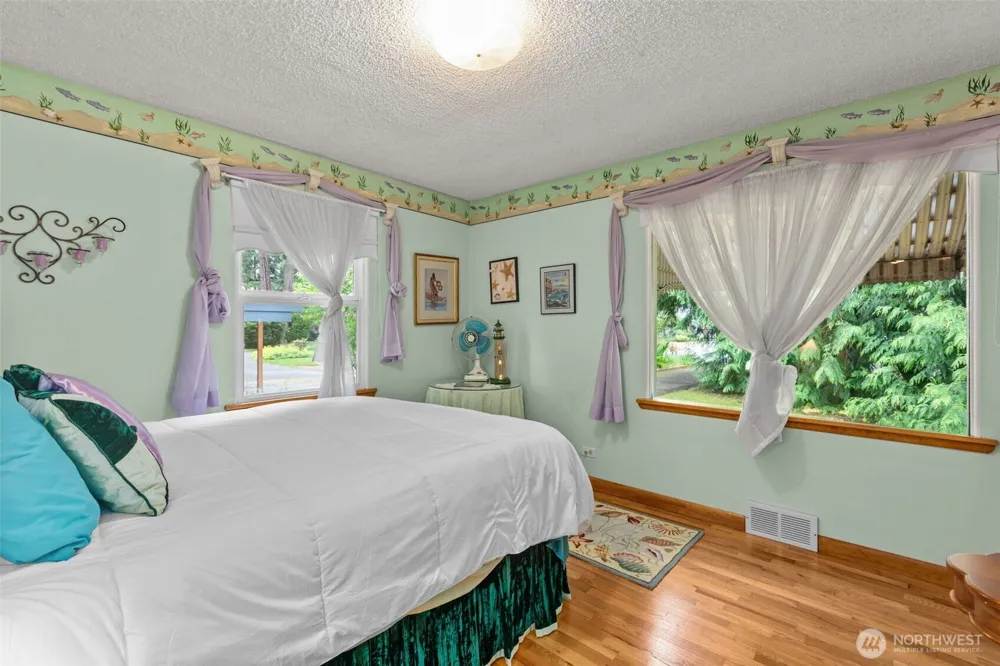 6353 School Street SW Lakewood, WA 98499