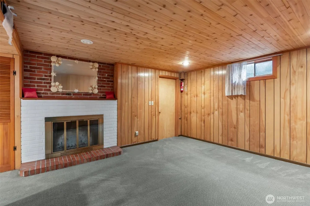 6353 School Street SW Lakewood, WA 98499