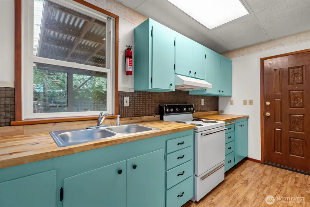 6353 School Street SW Lakewood, WA 98499