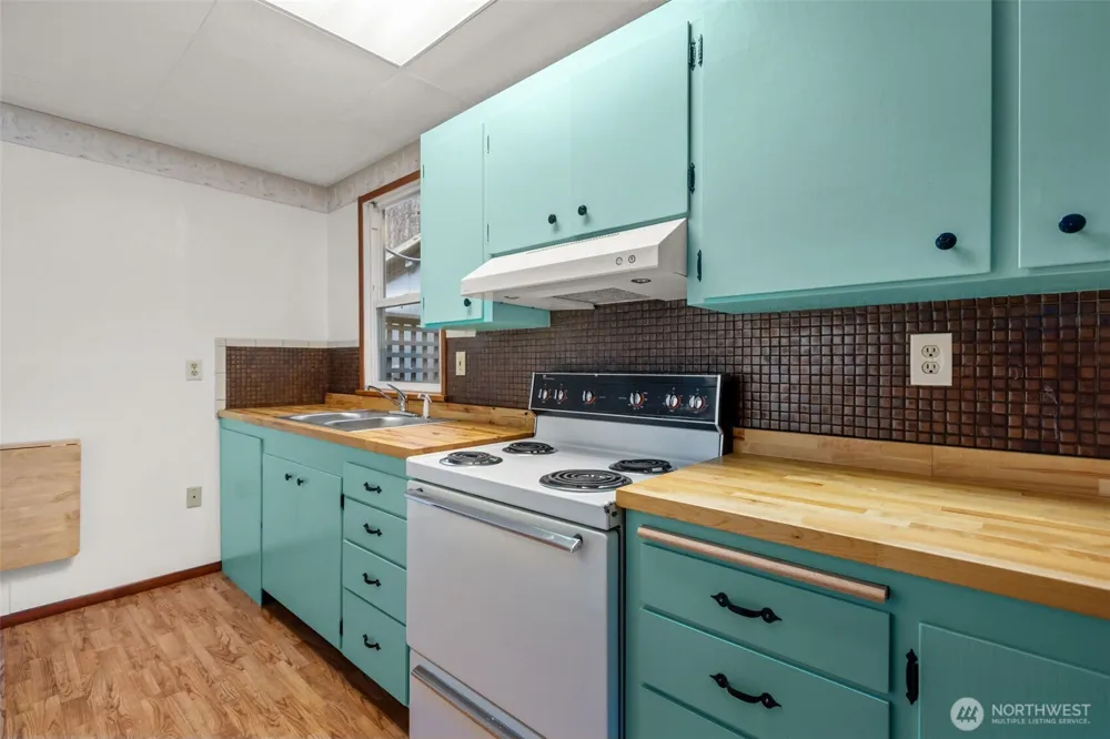 6353 School Street SW Lakewood, WA 98499