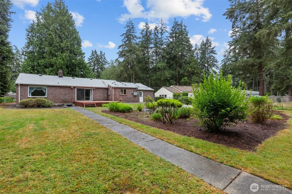 6353 School Street SW Lakewood, WA 98499
