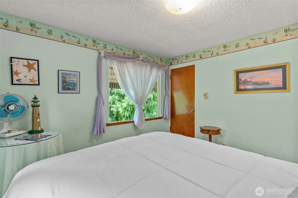 6353 School Street SW Lakewood, WA 98499