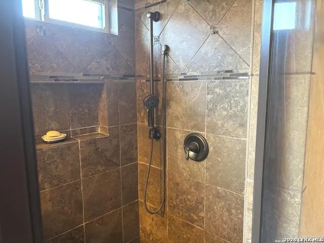 104 Park View Poth, TX 78147