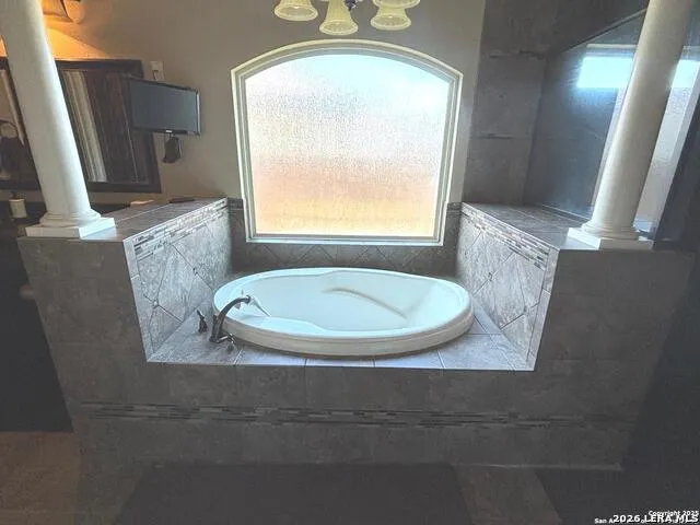 104 Park View Poth, TX 78147