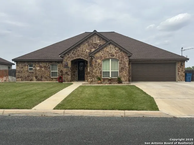 104 Park View Poth, TX 78147