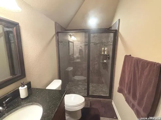 104 Park View Poth, TX 78147