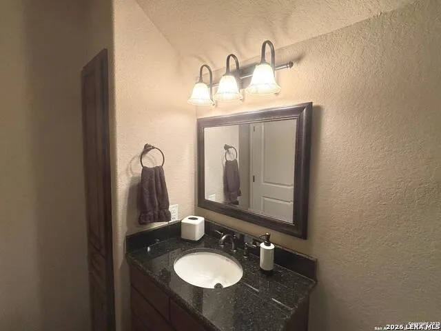 104 Park View Poth, TX 78147