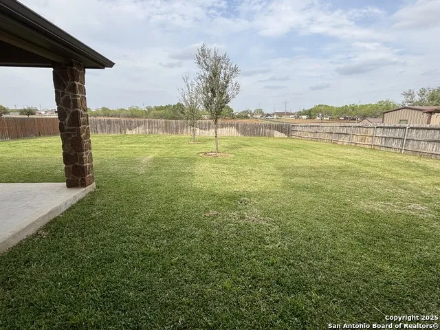104 Park View Poth, TX 78147