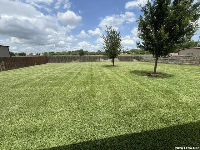 104 Park View Poth, TX 78147