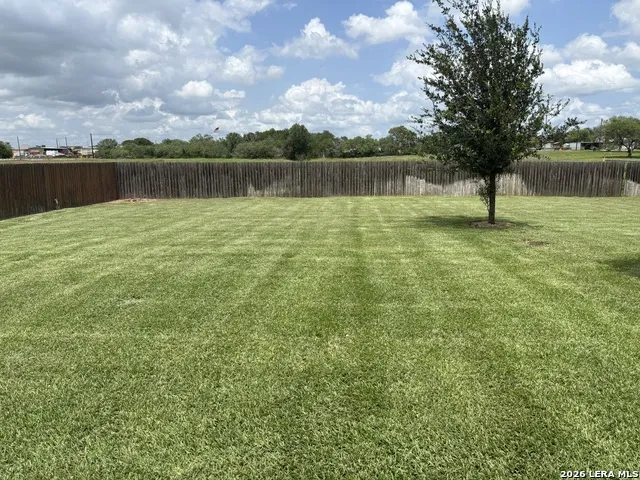 104 Park View Poth, TX 78147
