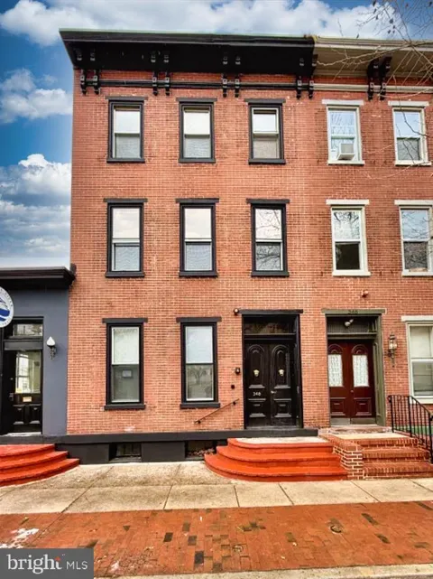 348 FARNSWORTH AVENUE