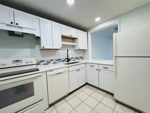 8025 S Colony Cir S #210