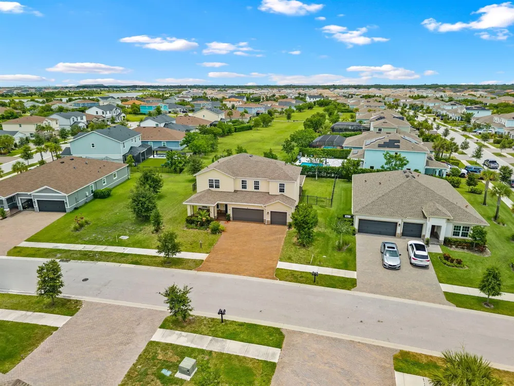 19227 Broad Shore Walk Loxahatchee, FL 33470