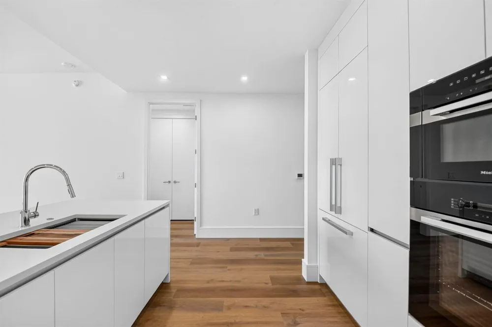 220 Lake Shore Drive #1511 Lake Park, FL 33403