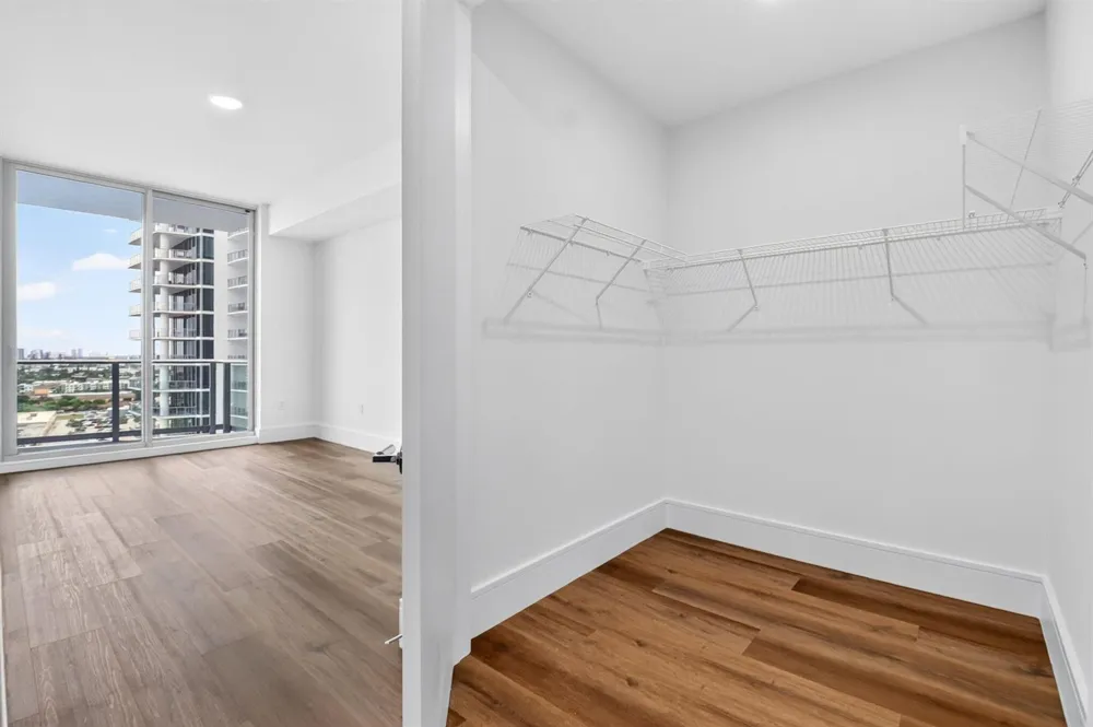 220 Lake Shore Drive #1511 Lake Park, FL 33403