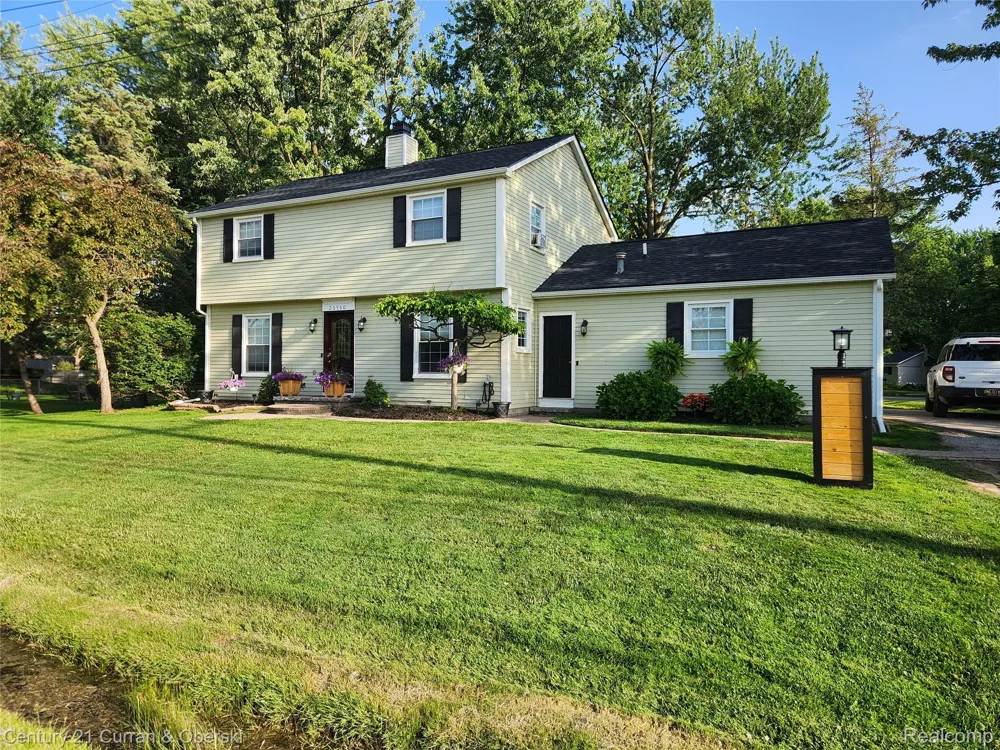 26560 Acacia Street Harrison Charter Township, MI 48045