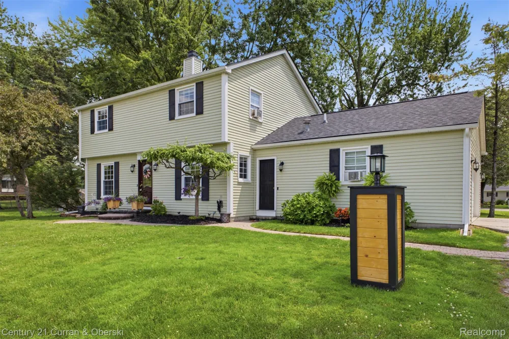 26560 Acacia Street Harrison Charter Township, MI 48045
