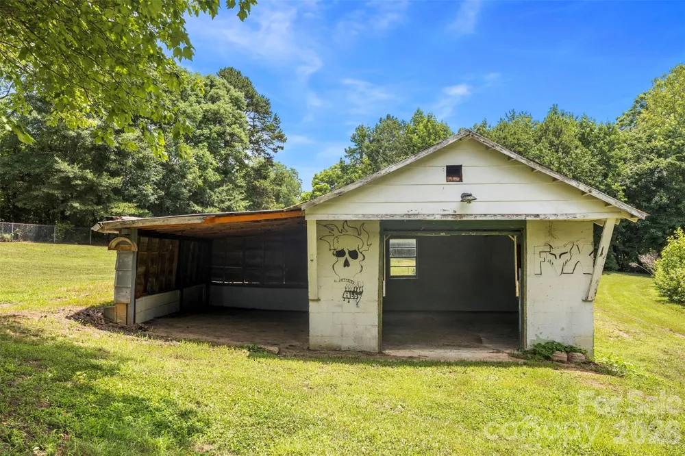 1302 W Gold Street Extension Kings Mountain, NC 28086