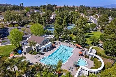 17 Spicewood Aliso Viejo, CA 92656