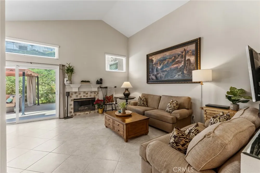 17 Spicewood Aliso Viejo, CA 92656