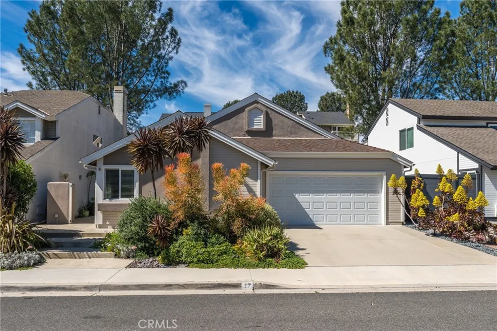 17 Spicewood Aliso Viejo, CA 92656