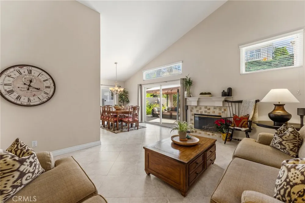 17 Spicewood Aliso Viejo, CA 92656