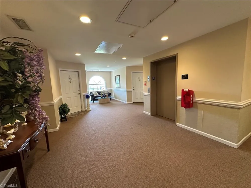 6941 Hanesbrook Circle Clemmons, NC 27012