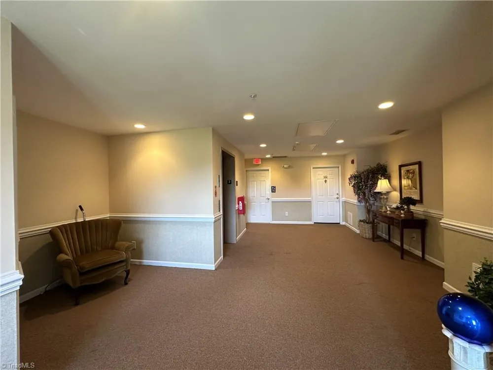 6941 Hanesbrook Circle Clemmons, NC 27012