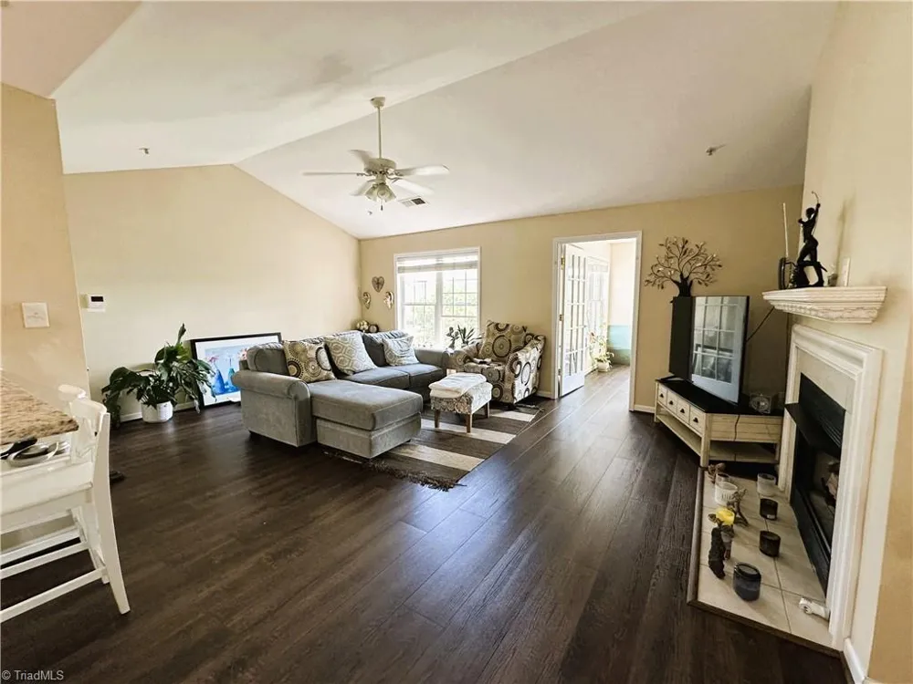 6941 Hanesbrook Circle Clemmons, NC 27012