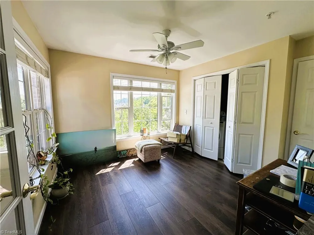6941 Hanesbrook Circle Clemmons, NC 27012