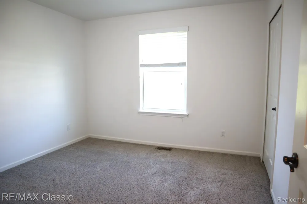 28561 Melanie Lane Novi City, MI 48377
