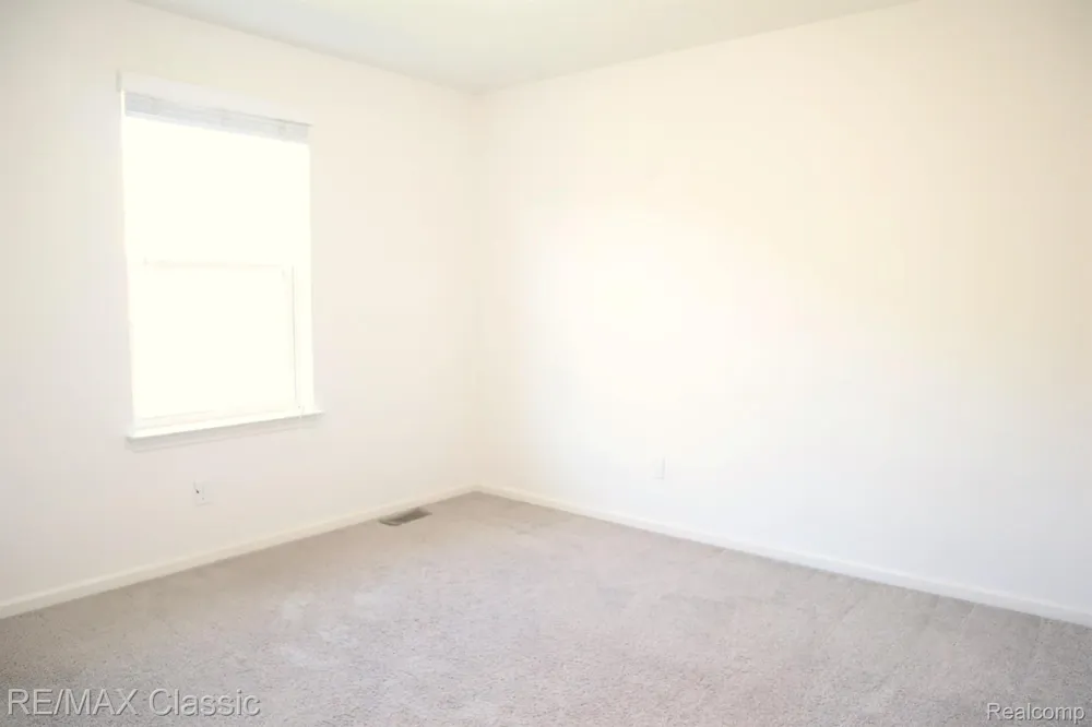28561 Melanie Lane Novi City, MI 48377