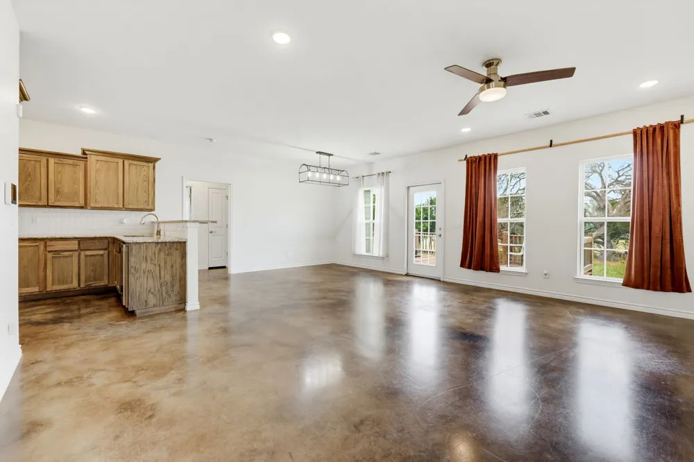 1110 County Road 1045 Lampasas, TX 76550