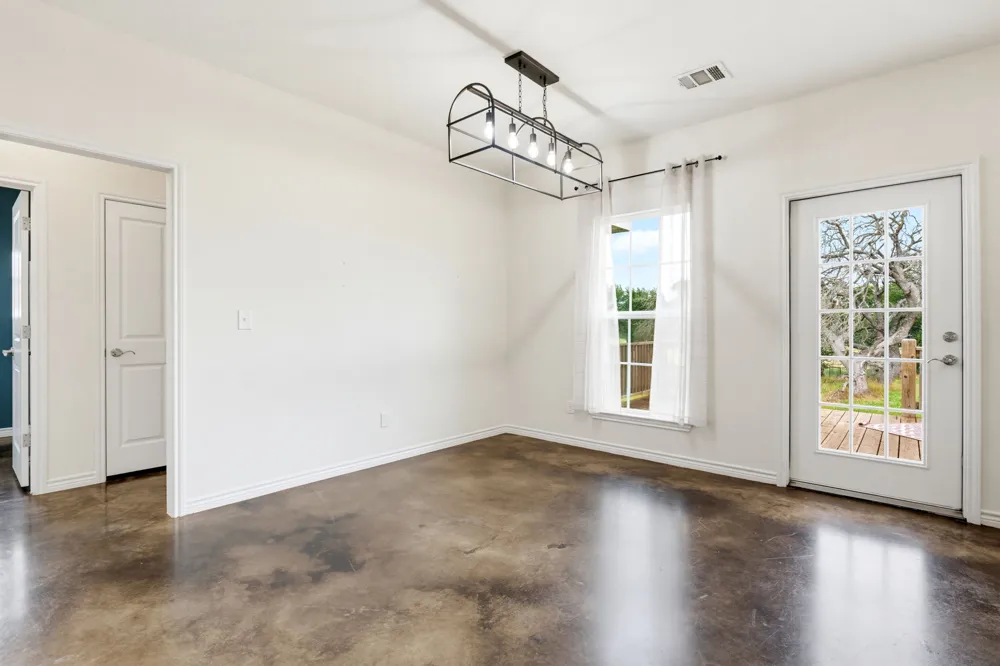 1110 County Road 1045 Lampasas, TX 76550