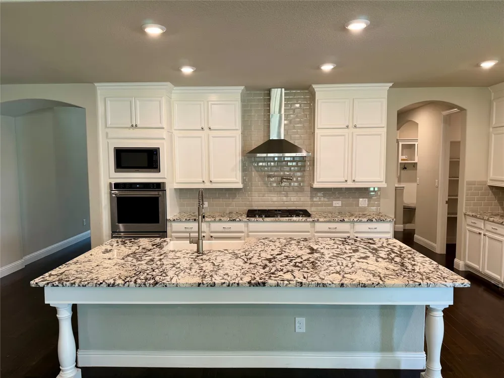 2705 Walnut Creek Lane The Colony, TX 75056