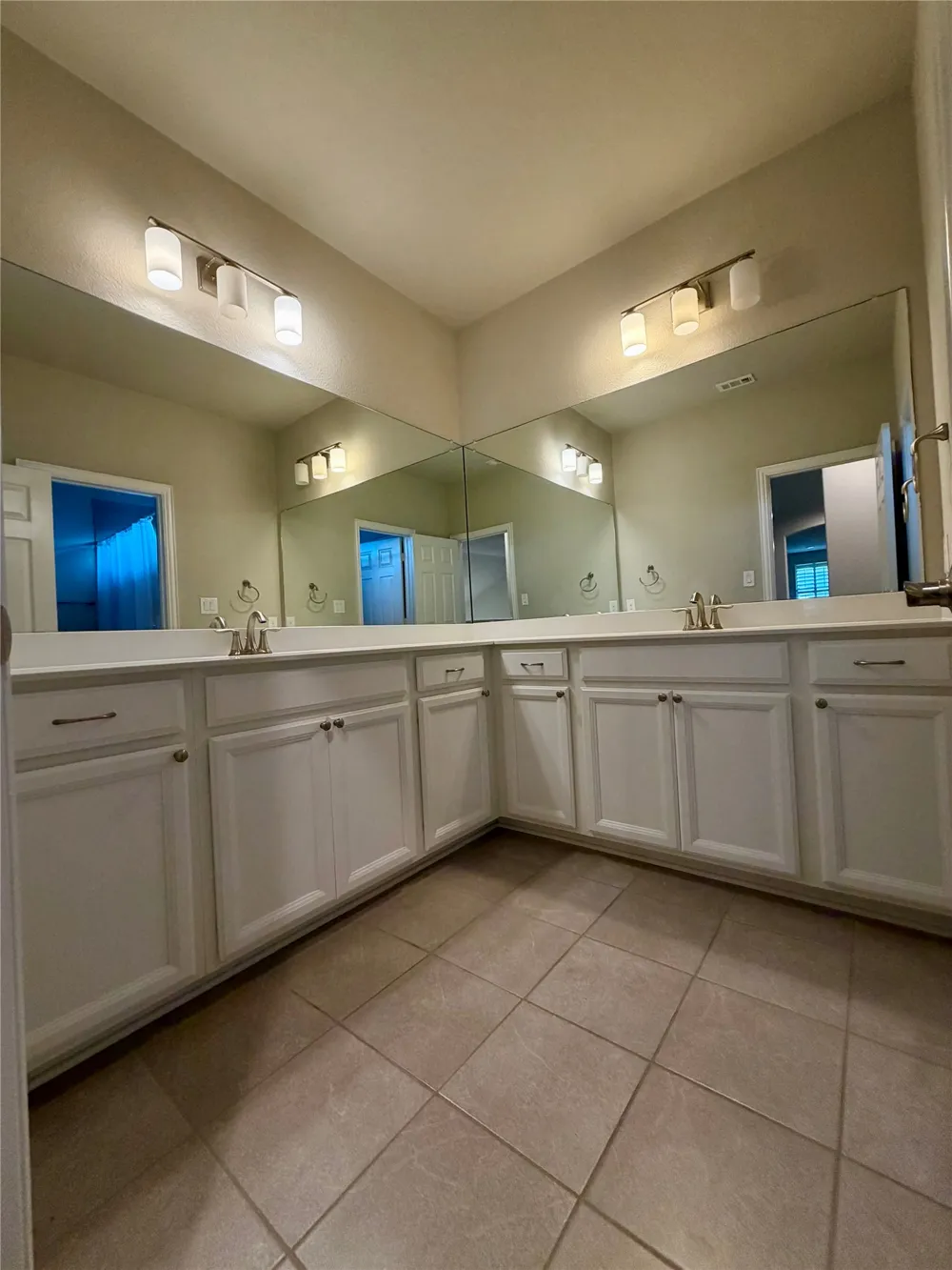 2705 Walnut Creek Lane The Colony, TX 75056